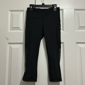 Black lululemon high rise crop size 2